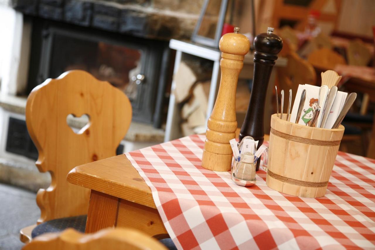Suedtiroler Stubn Cafe Und Restaurant Daire Arnstadt Dış mekan fotoğraf